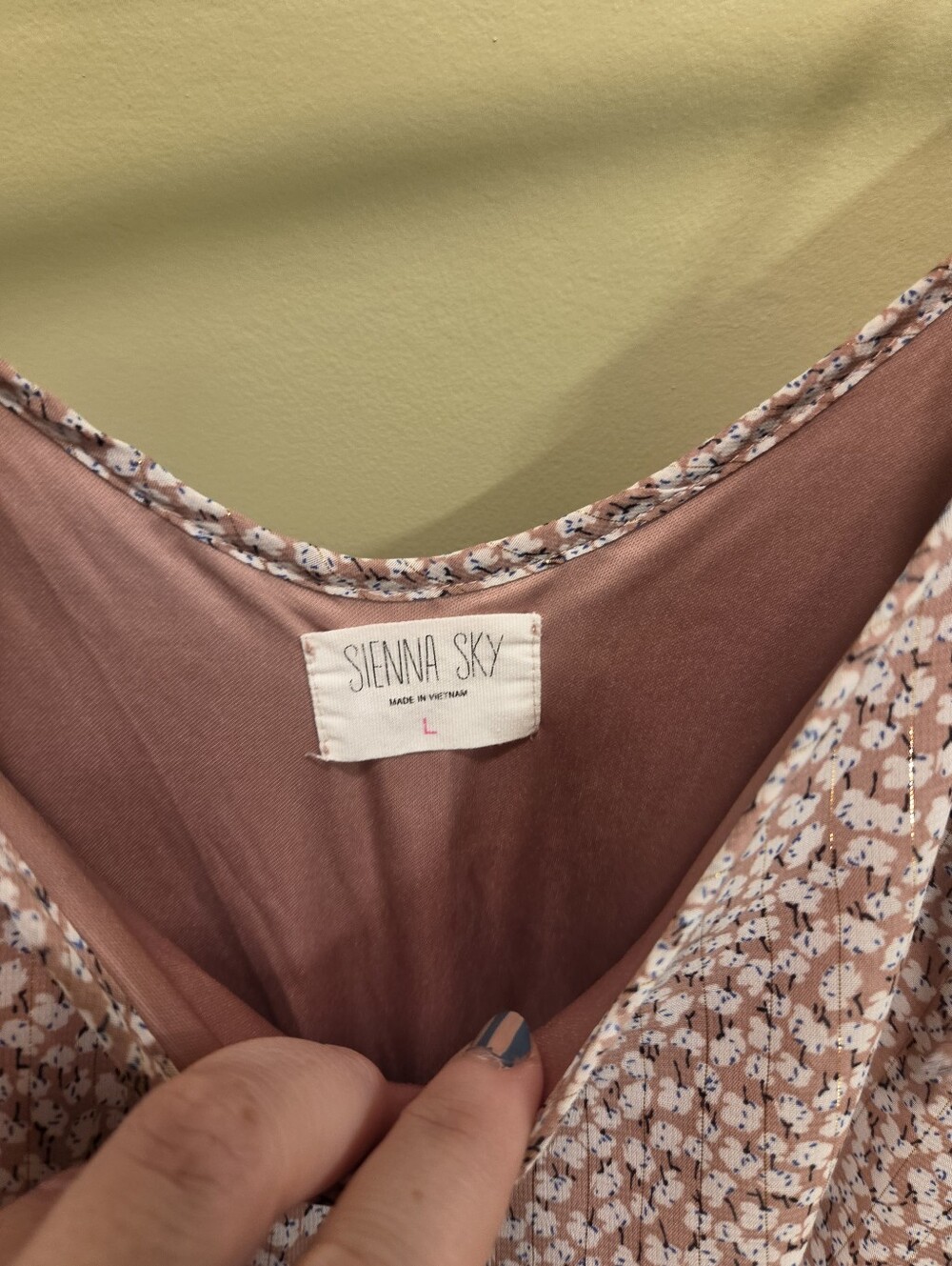 Sienna Sky Tank Top Size Large - Picture 3 of 6